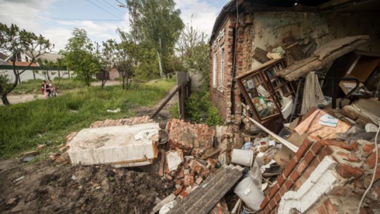Ataques rusos destruyen almacenes de productos básicos de Ucrania