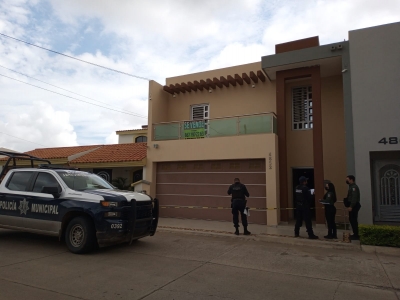 Individuo cae del techo de una vivienda ajena y muere, en Culiac&aacute;n