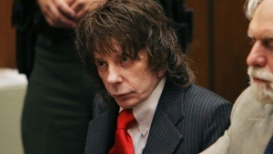 Muri&oacute; el productor musical Phil Spector; estaba preso por homicidio