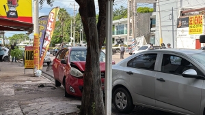 Despojo de veh&iacute;culo deja un enfrentamiento y 2 detenidos, en el Centro de Culiac&aacute;n; hay un herido