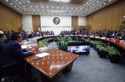 El INE rechaza proyecto que propon&iacute;a paridad de g&eacute;nero en gubernaturas