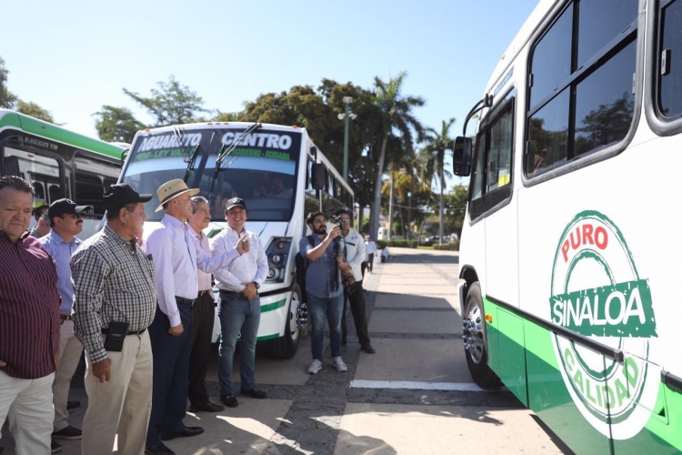 Se deslinda el gobernador del problema financiero con camiones Puro Sinaloa