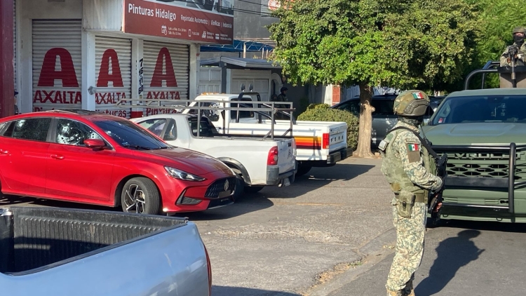 Civiles armados balean veh&iacute;culos de un taller mec&aacute;nico en la colonia Hidalgo, Culiac&aacute;n