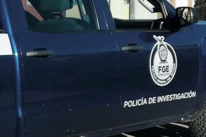 Polic&iacute;as de Investigaci&oacute;n trabajan bajo protesta; quieren mejores salarios y prestaciones