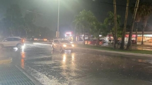 Se escucharon las oraciones: Llueve en Culiacán esta madrugada