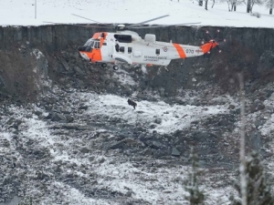 Desaparecen 10 personas en Noruega por derrumbe de tierra