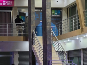Matan de varios disparos a un joven en una plaza comercial, en el Fraccionamiento Rinc&oacute;n Real, en Culiac&aacute;n