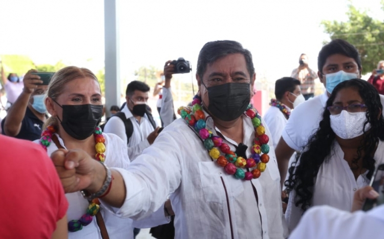  Con cubrebocas, pero sin sana distancia, inicia la campa&ntilde;a de F&eacute;lix Salgado Macedonio
