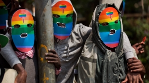 Presidente de Uganda firma ley que impone cadena perpetua y hasta pena de muerte por homosexualidad