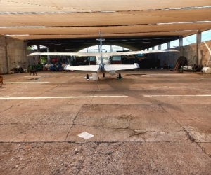 La FGE asegur&oacute; dos avioneta, veh&iacute;culos y fentanilo en aer&oacute;dromo de Culiac&aacute;n