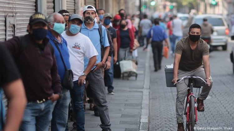 Pandemia provocar&aacute; un desplome del 20% en los sueldos en M&eacute;xico ante recortes de personal