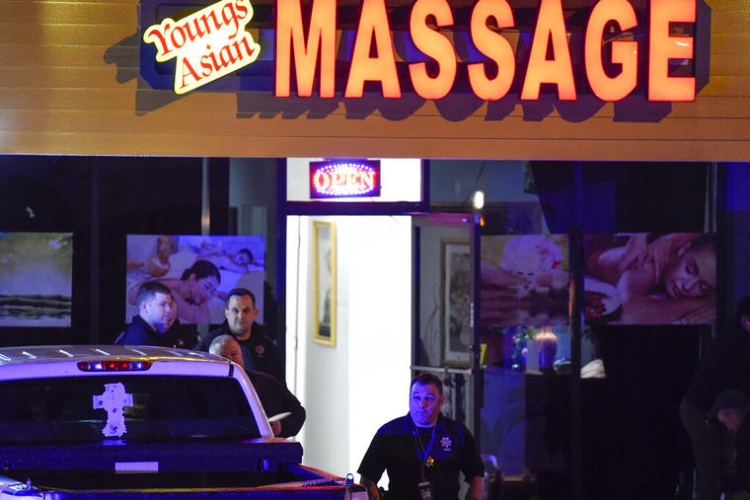 Suman 8 muertos tras tiroteos en casas de masaje en Atlanta