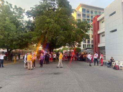 Se incendia torre de departamentos en el Sector Tres R&iacute;os, en Culiac&aacute;n; evac&uacute;an a 40 personas