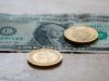 Peso abre operaciones este martes con ganancia de 63 centavos frente al d&oacute;lar