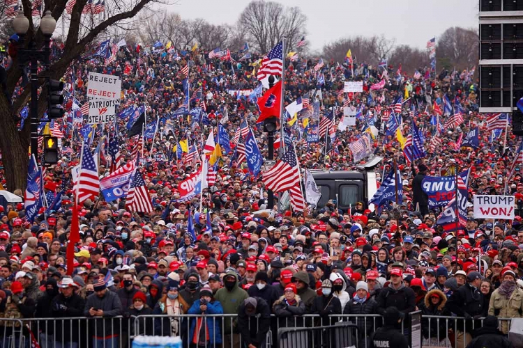 Simpatizantes de Trump toman Washington para defenderlo