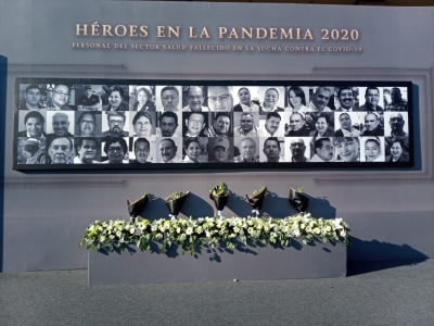 Sin anuncio del bono por Covid-19 rinden homenaje al personal m&eacute;dico de Sinaloa