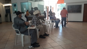 Hasta una hora de fila para pagar el predial, en Navolato