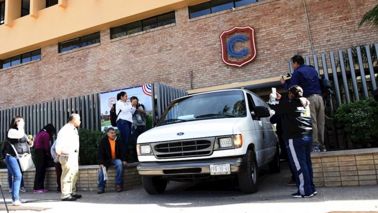 Abuelo del ni&ntilde;o autor del tiroteo de Torre&oacute;n es detenido por negligencia en posici&oacute;n de armas
