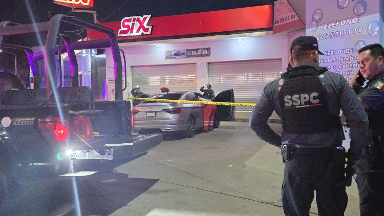 Una mujer es asesinada a balazos en un autom&oacute;vil en el fraccionamiento Rinc&oacute;n Real
