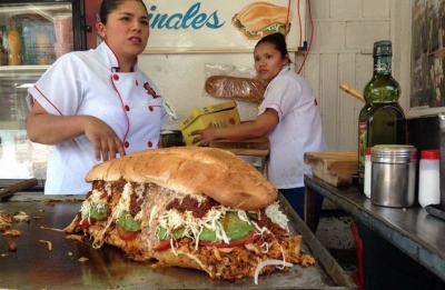 El jitomate, cebolla, torter&iacute;as y taquer&iacute;as llevan la inflaci&oacute;n a 8.7% en M&eacute;xico