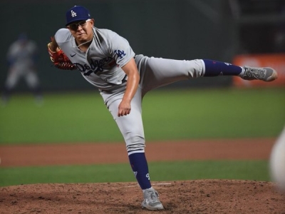 Julio Ur&iacute;as consigue su s&eacute;ptima victoria en postemporada