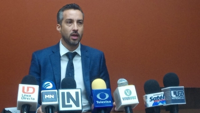 Todos somos subordinados, responde el PAS al gobernador