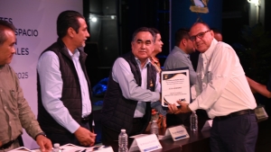 Cumple su compromiso el Rector Jes&uacute;s Madue&ntilde;a; hace entrega de Titularidades Acad&eacute;micas a 325 docentes de 8 unidades acad&eacute;micas de la UAS en la zona Centro