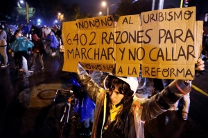 Intenta el gobierno de Colombia desactivar la rebeli&oacute;n