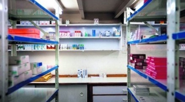 Crece desabasto de medicinas