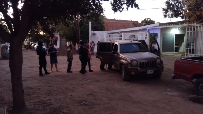 Localizan a un hombre ejecutado en el interior de un veh&iacute;culo en la colonia 5 de febrero