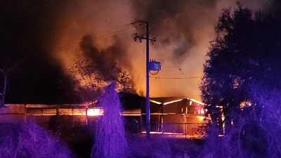 Se quema fábrica de láminas en la Lombardo Toledano, en Culiacán