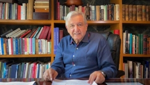 AMLO mantiene el plan de austeridad y afirma que va a crecer la deuda del pa&iacute;s