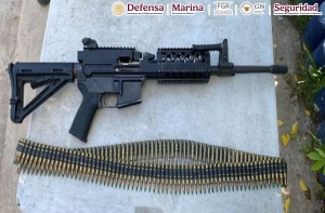 En diferentes operativos aseguran fuerzas federales a 10 criminales, armas y equipo t&aacute;ctico