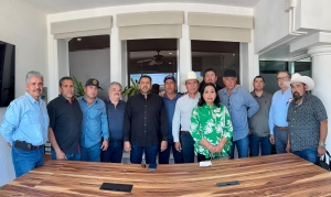 Aceptan dirigentes agr&iacute;colas retirarse de casetas de peaje; acudir&aacute;n junto con Rocha Moya a reuni&oacute;n en la Ciudad de M&eacute;xico