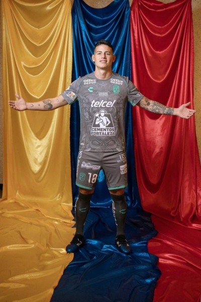 James Rodr&iacute;guez firm&oacute; con el club Le&oacute;n