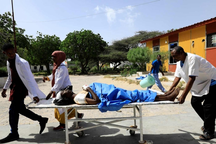 Ataque suicida en Somalia mata a 4 personas y 20 más resultaron heridas