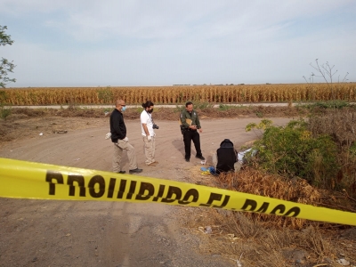 ¡Emplayado! Dejan cuerpo de una persona a un lado de la carretera Culiacán-Eldorado