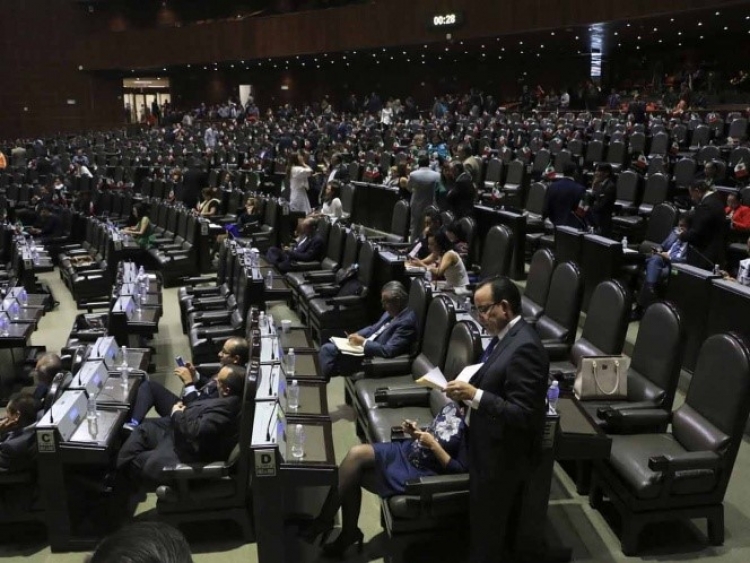 Diputados aprueban reforma que extiende mandato de Sald&iacute;var