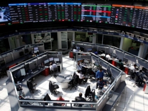 BMV abre el martes con ligera ganancia y el peso gana cerca de 50 centavos frente al d&oacute;lar