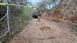 Hallan a 2 hombres asesinados en camino de terracer&iacute;a en la localidad de 'El Pozo', en Imala, en Culiac&aacute;n