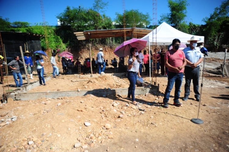Anuncia Rocha la construcción de conjuntos habitacionales para atender a los desplazados