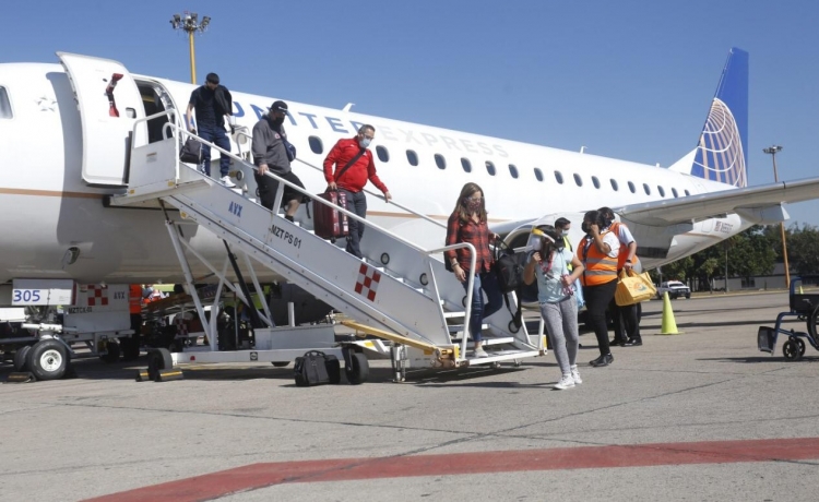 Reactiva United Airlines su vuelo semanal a Mazatlán