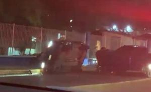 Carambola de tres vehículos deja dos personas lesionadas frente a Ciudad Universitaria, en Culiacán