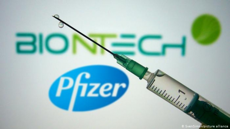 Agencia Europea de Medicamentos dice que vacuna de BioNTech/Pfizer no presenta efectos secundarios nuevos