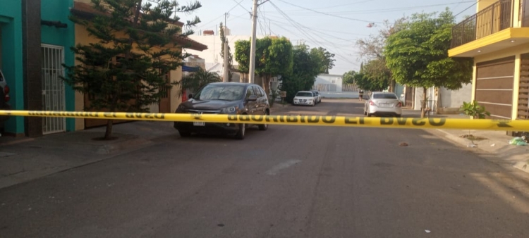 Fuerte balacera deja daños en vehículos y personas lesionadas en Villas del Río