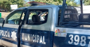 Hombres armados roban camioneta, en el fraccionamiento Loma de San Isidro de Culiacán, huyen  del lugar