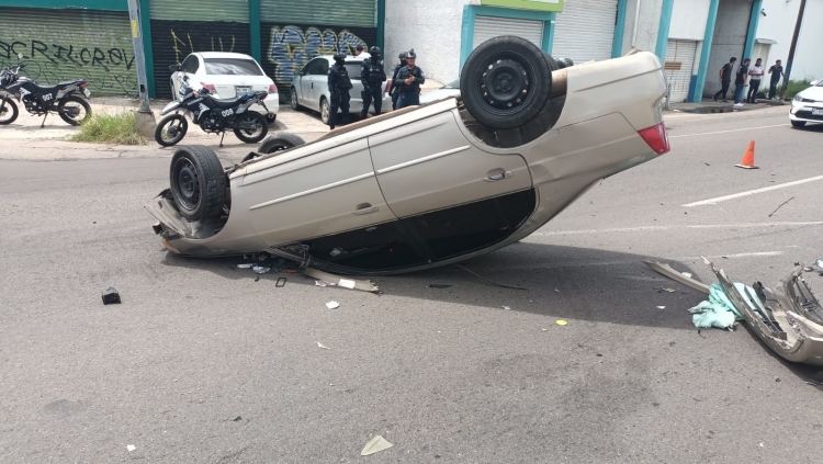 Latente el riesgo de accidentes por proliferaci&oacute;n de socavones y baches