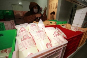 478 mil en situación de pobreza dejan de consumir leche Liconsa tras aumentar su precio un 150% en primer año de AMLO