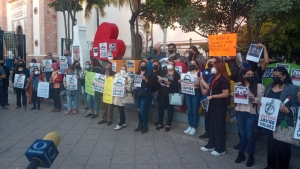 Al grito de &iexcl;Justicia! se manifiestan en Culiac&aacute;n contra asesinatos de periodistas