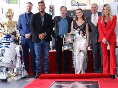 Carrie Fisher recibe estrella en Paseo de la Fama de Hollywood en medio de pelea familiar